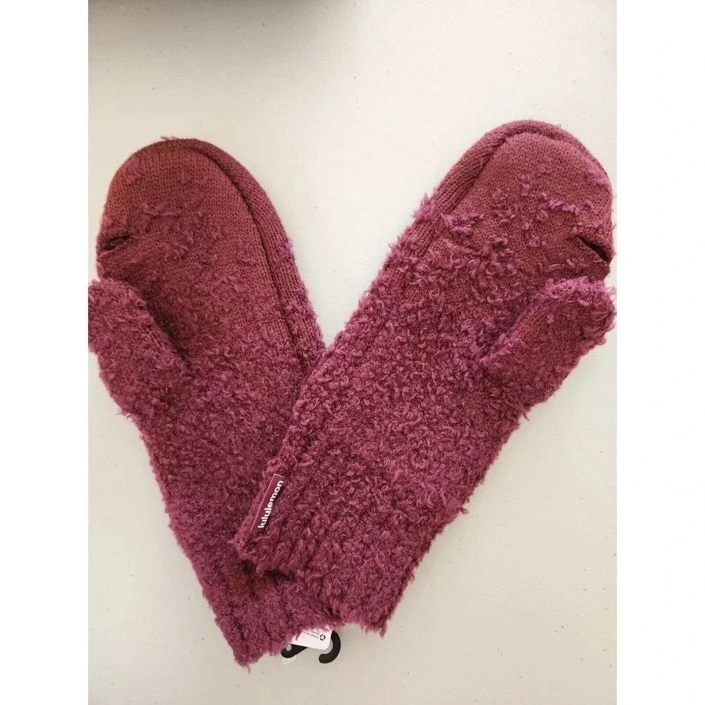 NWT Lululemon Women's Ombre Knit Textured Mittens Size M/L Red Merlot